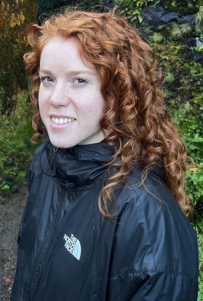Hetty Raketty ontspannen in het groen crop Wivé Team